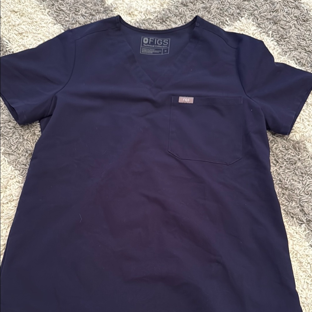 Figs scrub top